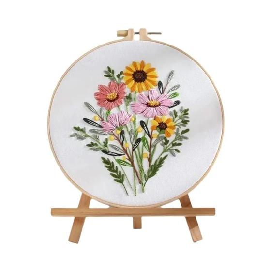 Imagem de Kit de Bordado DIY com Argola - Conjunto de Ponto Cruz com Buquês de Flores Coloridos