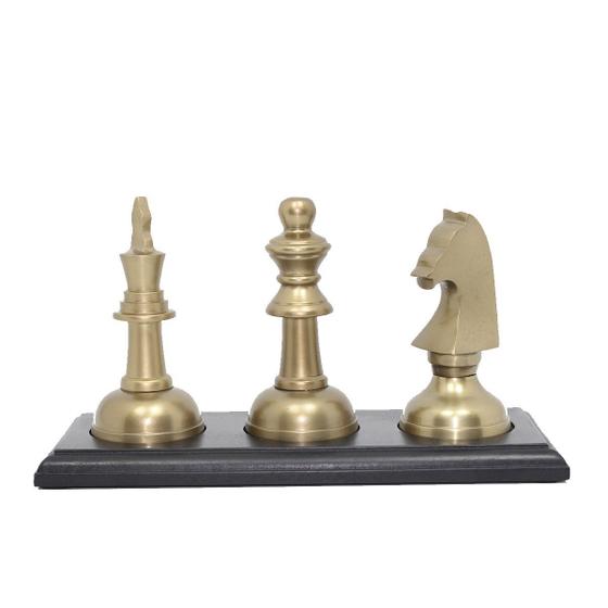 Imagem de Kit Decoração Chess Gold - Cavalo, Rainha e Rei em Alumínio Base de Madeira