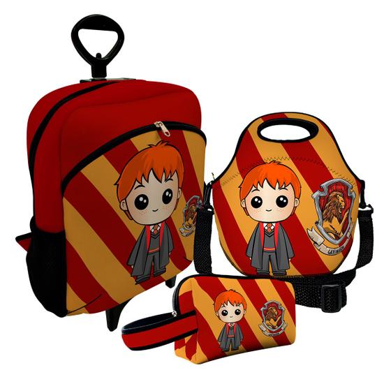 Imagem de Kit Escolar Infantil Mochila de Rodinha + Lancheira Térmica + Necessaire Plus  ISOPRENE  Menino Ruivo Bruxo