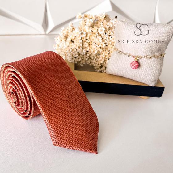Imagem de Kit gravata e pulseira para padrinhos casamento terracota  gravata trabalhada quadradinho  e pulseira madrinha folhada