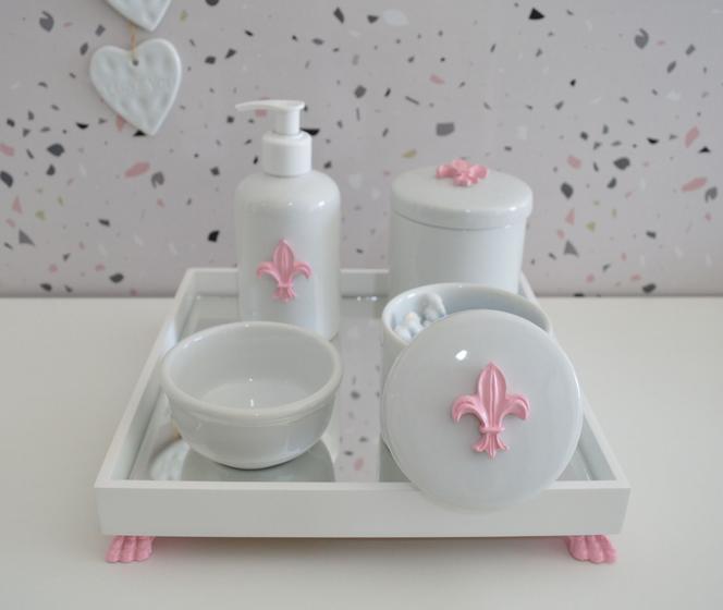 Imagem de Kit Higiene Bebê K014 Rosa Coroa Ovelha Passarinho Ursa Moderno Bandeja MDF branca Potes Porcelana