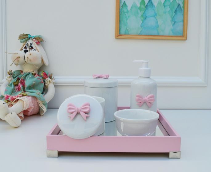 Imagem de Kit Higiene Bebê K032 Baby Menina Laço Rosa Cotonete Algodão Porcelana  Potes Bandeja