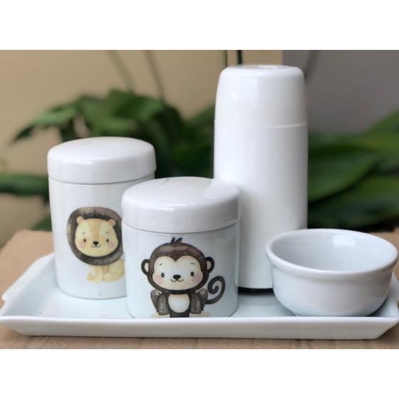 Imagem de Kit higiene bebê Safari 5 peças - Bandeja, potes, garrafa térmica e molhadeira - Tudo Porcelana