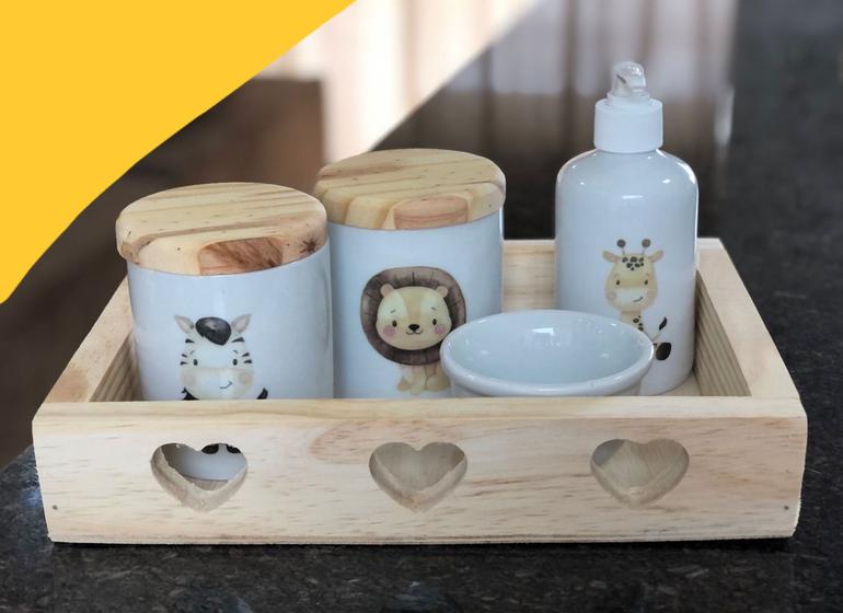 Imagem de Kit higiene bebê Safari 5 peças Menino - Bandeja, potes, porta álcool e molhadeira - Peças Porcelana Bandeja e tampas Pi
