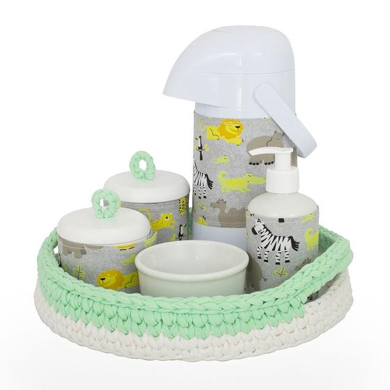 Imagem de Kit Higiene Crochê Com 6 Peças e Garrafa Grande Verde Safári Quarto Bebê Infantil