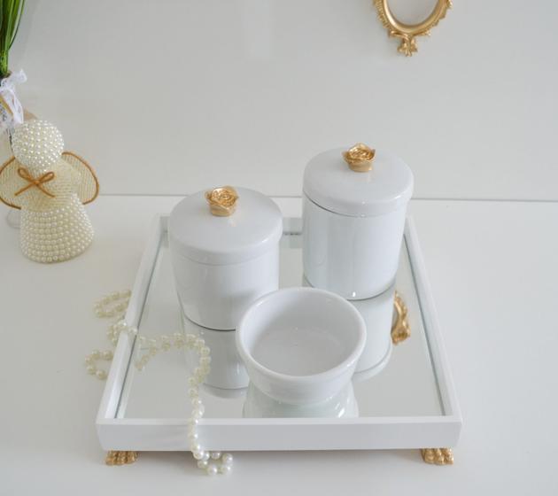 Imagem de Kit Higiene K049 Bandeja MDF Porcelanas Apliques Dourado Quarto Bebê