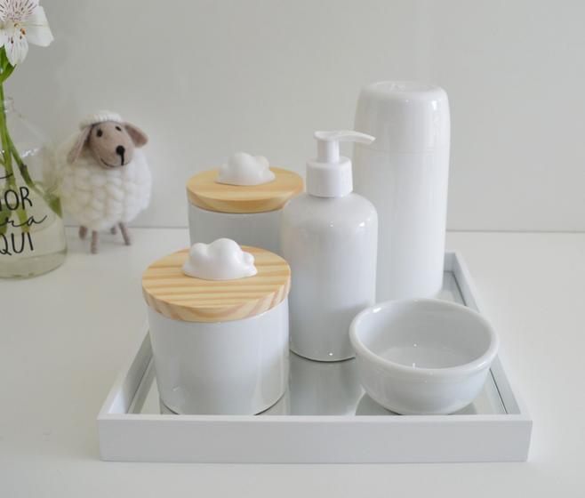 Imagem de Kit Higiene Porcelanas Bebê K161 Bandeja MDF Espelho Tampa Pinus Nuvem Branca Banho