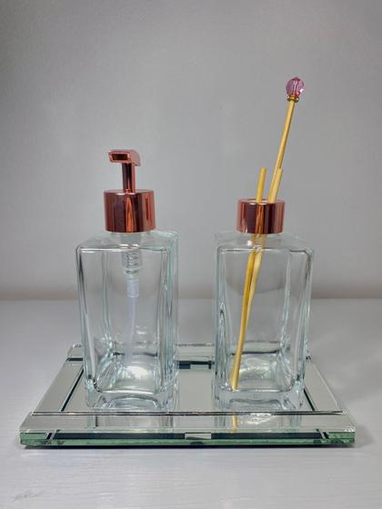 Kit Lavabo Square Com Aromatizador, Saboneteira E Bandeja. Menor preço em Kit Lavabo Square Com Aromatizador, Saboneteira E Bandeja.
