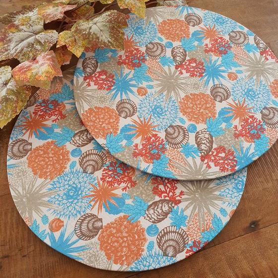 Imagem de Kit Mesa Posta 04 Bases MDF 35CM + 04 Capas de Sousplat Em Tecido Fundo do Mar Tricoline 100% Algodão