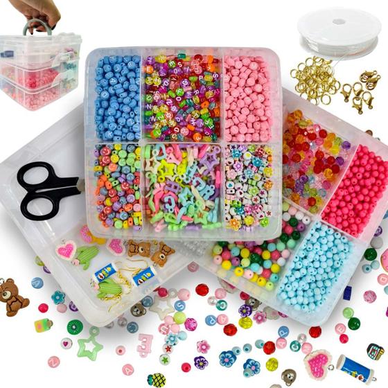 Imagem de Kit Miçangas Grande Completo 2550pçs Letras Bolinhas Coloridas Perolas Entremeios Pingentes Fio de Silicone Tesoura Para Montar Pulseiras Brincos Colar Infantil