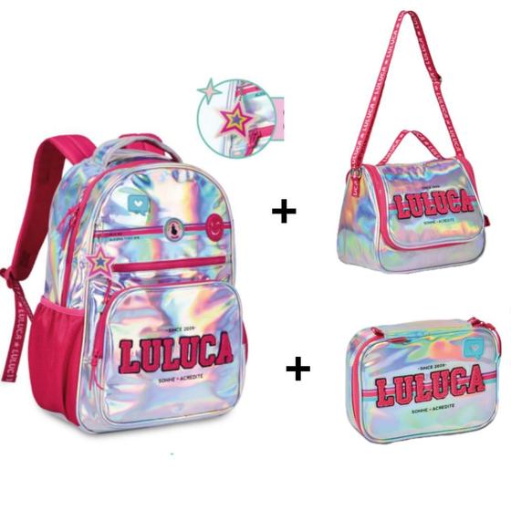 Kit Mochila De Costas Lancheira e Estojo Holográfica Luluca Menor preço em Kit Mochila De Costas Lancheira e Estojo Holográfica Luluca