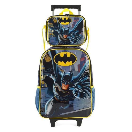 Kit Mochila de Rodinhas Lancheira Luxcel Batman Amarelo Menor preço em Kit Mochila de Rodinhas Lancheira Luxcel Batman Amarelo