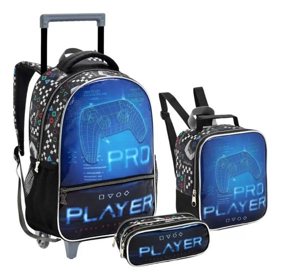 Kit Mochila Escolar Com Rodinha Menino Gamer Play 3pç Menor preço em Kit Mochila Escolar Com Rodinha Menino Gamer Play 3pç