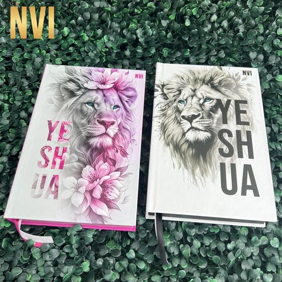 Imagem de Kit NVI Casal Cristão 2 Bíblias Evangélicas Yeshua Branca e Yeshua Floral Índice Letras Médias HDC