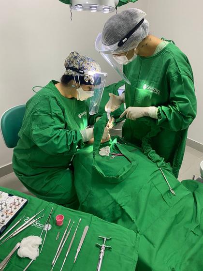 Imagem de Kit Paramentação de Cirurgia Odontologia de Campos Cirúrgicos e Capotes Cirúrgicos, Tecido Brim leve