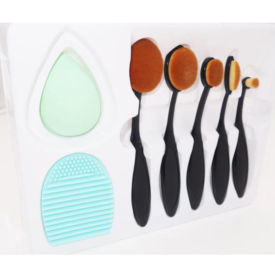 Imagem de Kit Pincel de Maquiagem Escova Oval 5 pincéis e Esponja limpa pincéis