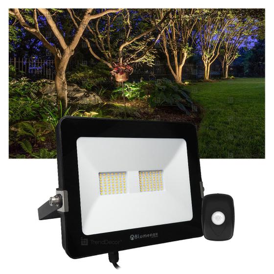 Imagem de Kit Refletor LED Blumenox 50W Preto + Sensor de Movimento com Fotocélula Qualitronix QA26M