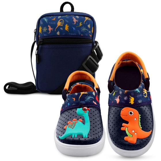 Imagem de Kit Sandália Babuche Infantil Menino Dinossauros Com Shoulder Bag Mz Shoes