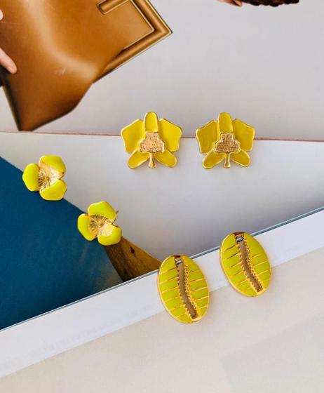 Imagem de Kit trio de brincos folheado a Ouro 3 pares de brincos coloridos Amarelo