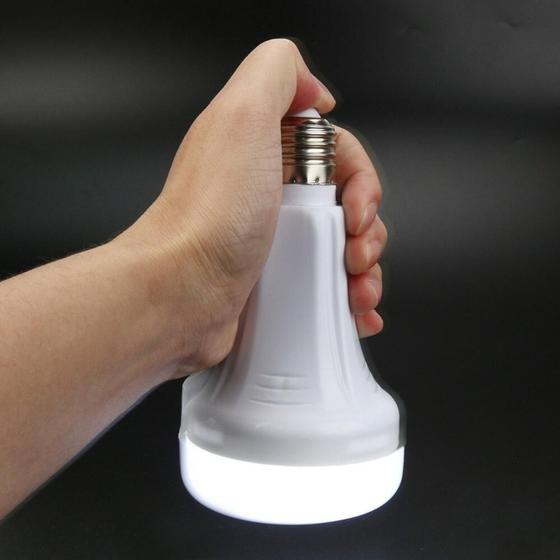 Lâmpada Led 15W Com Luz Emergência Embutida Bulbo E27 Bivolt é ruim? Lâmpada Led 15W Com Luz Emergência Embutida Bulbo E27 Bivolt é boa?
