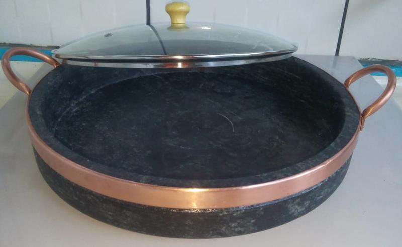 Lasanheira de pedra sabãode 30 cm com tampa de vidro é ruim? Lasanheira de pedra sabãode 30 cm com tampa de vidro é boa?