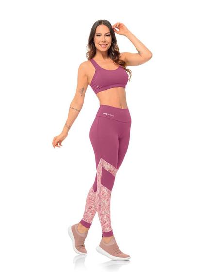 Imagem de Legging Recortada com Elástico Embutido no Cós Duplo