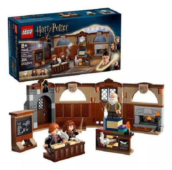 Imagem de LEGO Castelo de Hogwarts: Aula de Feitiços 76442 204 Peças