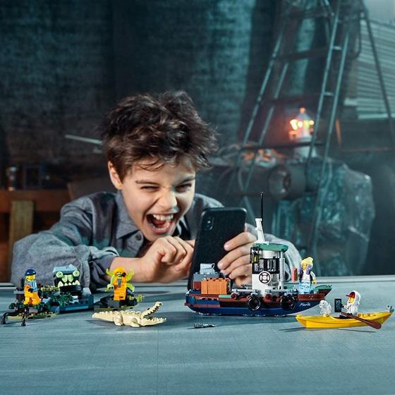 Imagem de LEGO Hidden Side Wrecked Shrimp Boat 70419 Building Kit, App Toy for 7+ Year Old Boys and Girls, Interactive Augmented Reality Playset (310 Peças)