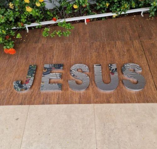 Imagem de Letras Jesus Em Aço Inox Com Led Letra Caixa 3d 60 Cm Igreja