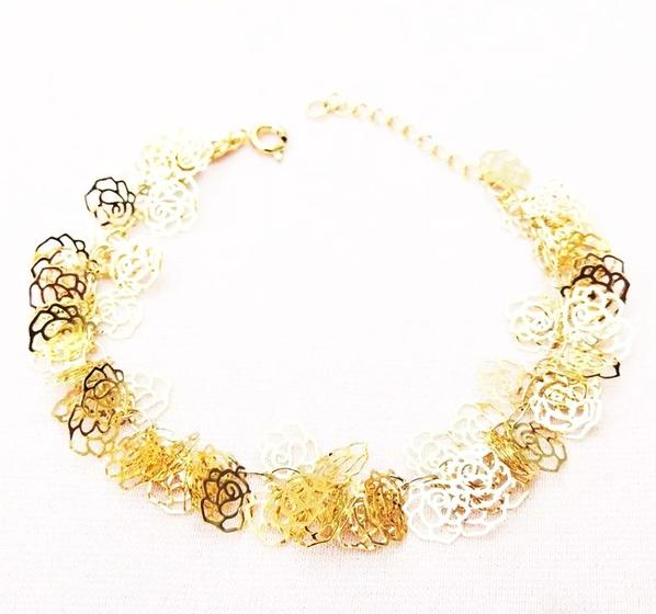 Imagem de Linda Pulseira Com Flores Delicada Folheado A Ouro 18k