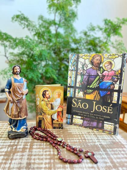 Imagem de Lindo kit São José + Terço em Madeira + Imagem 20 cm  + Livro + Cartão com Oração