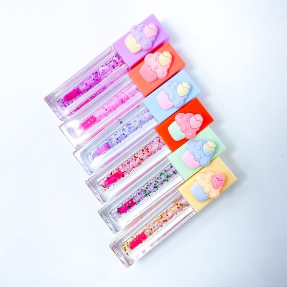 Imagem de Lip gloss hidratante glitter detalhe bolinho fofo moderno