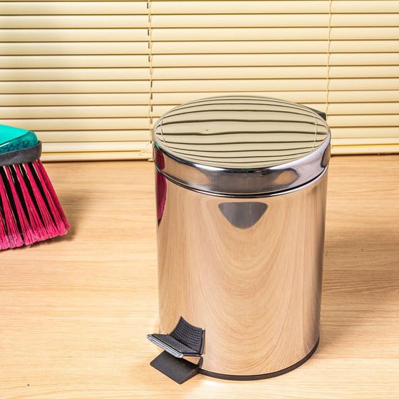Lixeira de Inox Coisas e Coisinhas com Pedal 5 Litros Menor preço em Lixeira de Inox Coisas e Coisinhas com Pedal 5 Litros