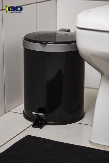 Lixeira Preta 12 Litros Pedal Cesto Banheiro Cozinha Escritorio é boa?