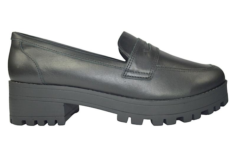 Imagem de Loafer Feminino em Couro Mestiço Preto, Solado Tratorado - Cód 75102