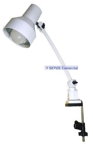 Imagem de Luminária Com Garra Ilutec Ref. 204