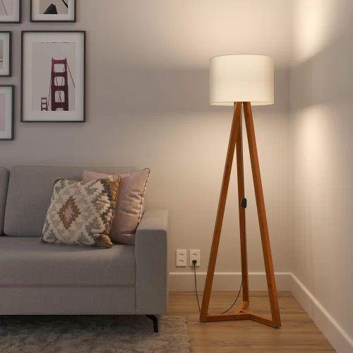 Luminária De Chão Tripé Classic Com Cúpula Abajur Off White/Nature é ruim? Luminária De Chão Tripé Classic Com Cúpula Abajur Off White/Nature é boa?