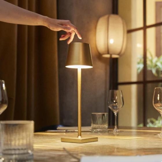 Imagem de Luminária de Mesa Abajur Led Recarregável Abajur Dourado