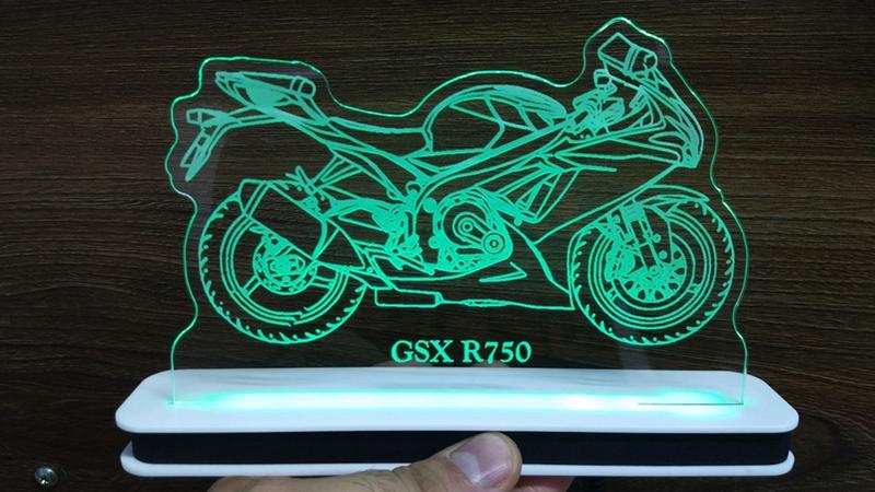 Imagem de Luminária Decorativa com LED Gsx R750