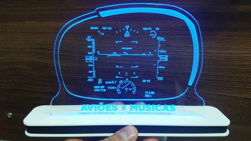 Imagem de Luminária Decorativa com LED Head Up Display