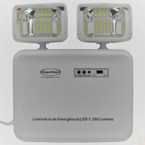 Luminária Led de Emergência Segurimax com Dois Faróis Branco - Decorlux Menor preço em Luminária Led de Emergência Segurimax com Dois Faróis Branco - Decorlux