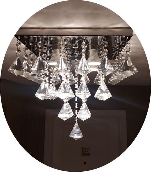 Imagem de Luminária Moderna Para Sala De Estar Com 04 Lâmpadas BF