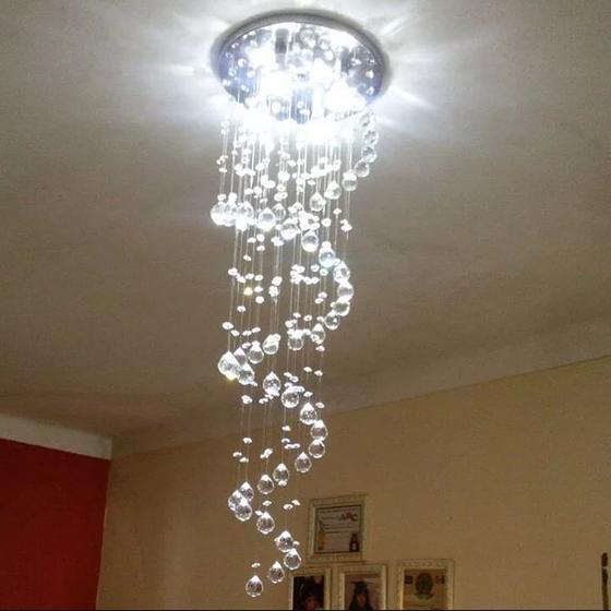 Imagem de Lustre No Formato Espiral, Com Base De Inox Espelhado 30Cm de Diâmetro, Com 1,80 Metros De Altura