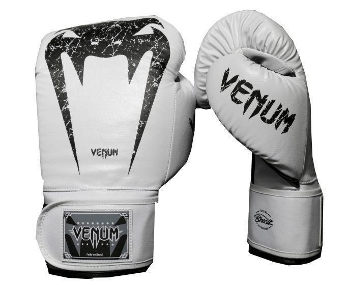 Imagem de Luva De Boxe Venum Giant Brasil - 12Oz