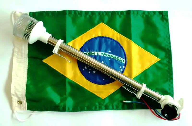 Imagem de Luz Circular de Ancoragem com Estrobo e Bandeira do Brasil 