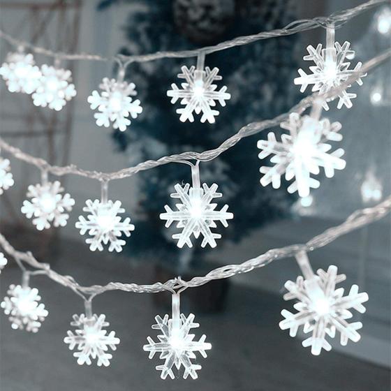 Imagem de Luzes de Fada CESOF com 40 LEDs em Formato de Floco de Neve - 6 Metros - Bateria