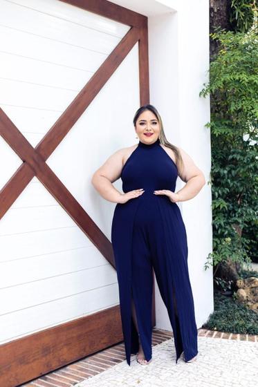 Imagem de Macacão Plus Size Frente Única Fenda na Perna