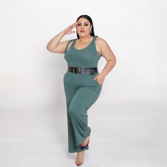 Imagem de Macacão Plus Size Regata Com Bolso