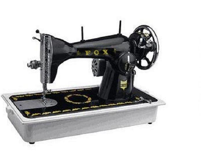 Imagem de Máquina de costura Semi-industrial pretinha