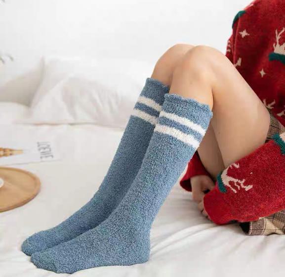 Imagem de Meia Felpuda Térmica Cano Longo Peruana Fofinho Para Inverno Feminino e Masculino Várias Cores